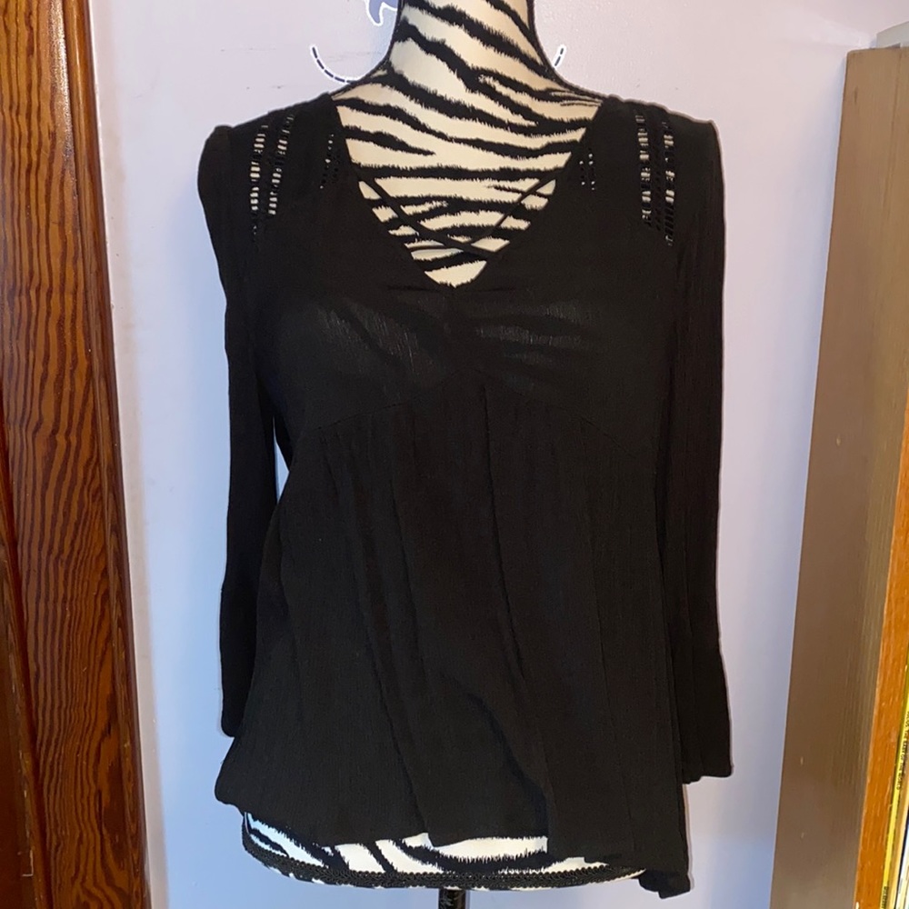 Aeropostale Boho black top v neck with crossovers size Large